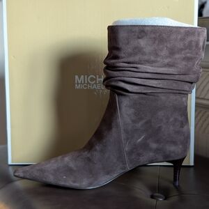NIB Michael Kors Women's Chocolate Brown Suede Dawn Heeled Booties Size 7